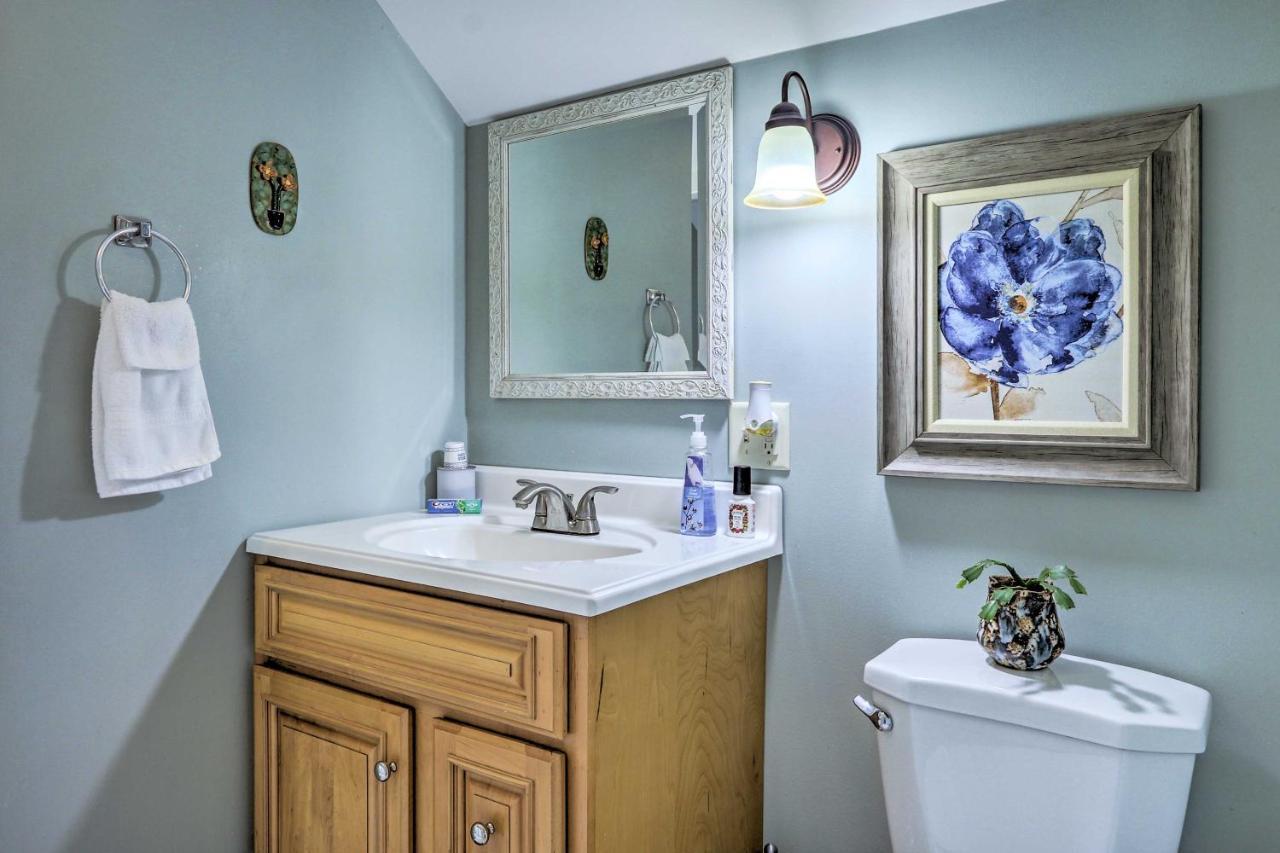 Remodeled Farmhouse In Waterford Near 2 Beaches! Buitenkant foto
